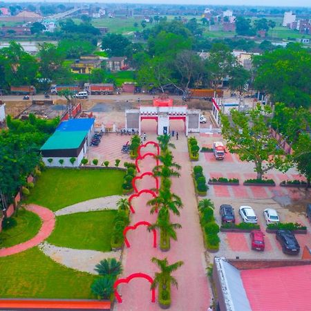 Hotel Sukhdeo Palace Гая Экстерьер фото