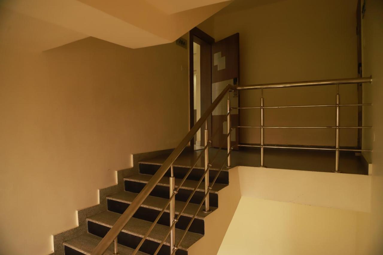 Hotel Sukhdeo Palace Гая Экстерьер фото